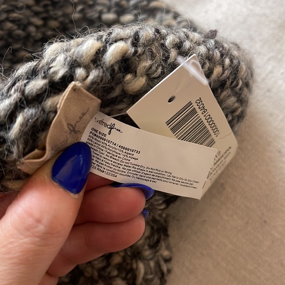 Wilfred Free Wool Toque - Picture 5 of 7